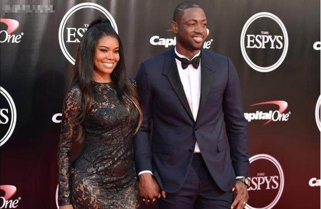 跟队记者：拉比奥大概率不会参加对阵恩泰拉的友谊赛（队记：拉比奥大概率缺席与恩泰拉的热身赛）