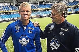 阿莫林更衣室怒骂曼联球员，直言愤怒又失望！基恩炮轰红魔如小学生