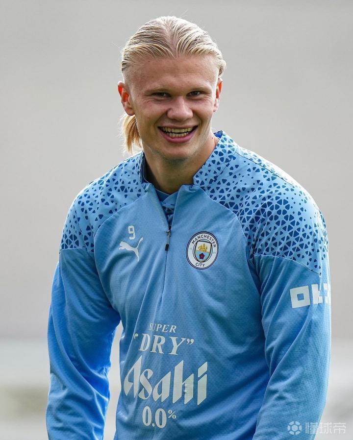 中超：上海海港主场4-1大胜深圳（中超联赛：上海海港主场4比1击败深圳队）