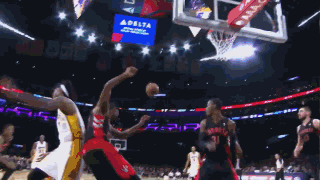 送出助攻，拉菲尼亚当选巴萨vs阿拉维斯全场最佳球员（凭借助攻，拉菲尼亚荣膺巴萨战阿拉维斯全场最佳）