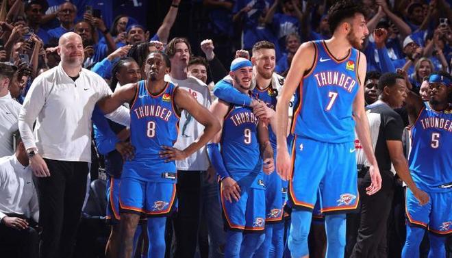 里程碑，弗拉泰西完成了代表国米的第100场比赛（弗拉泰西达成国米生涯第100场出场里程碑）